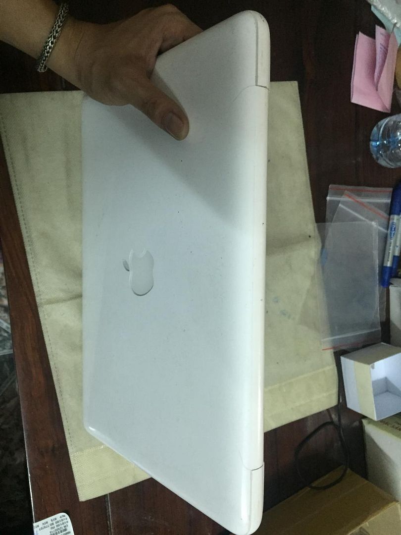 macbook pro i7 full box livenew + macbook white 2009 = 4.8tr - 12