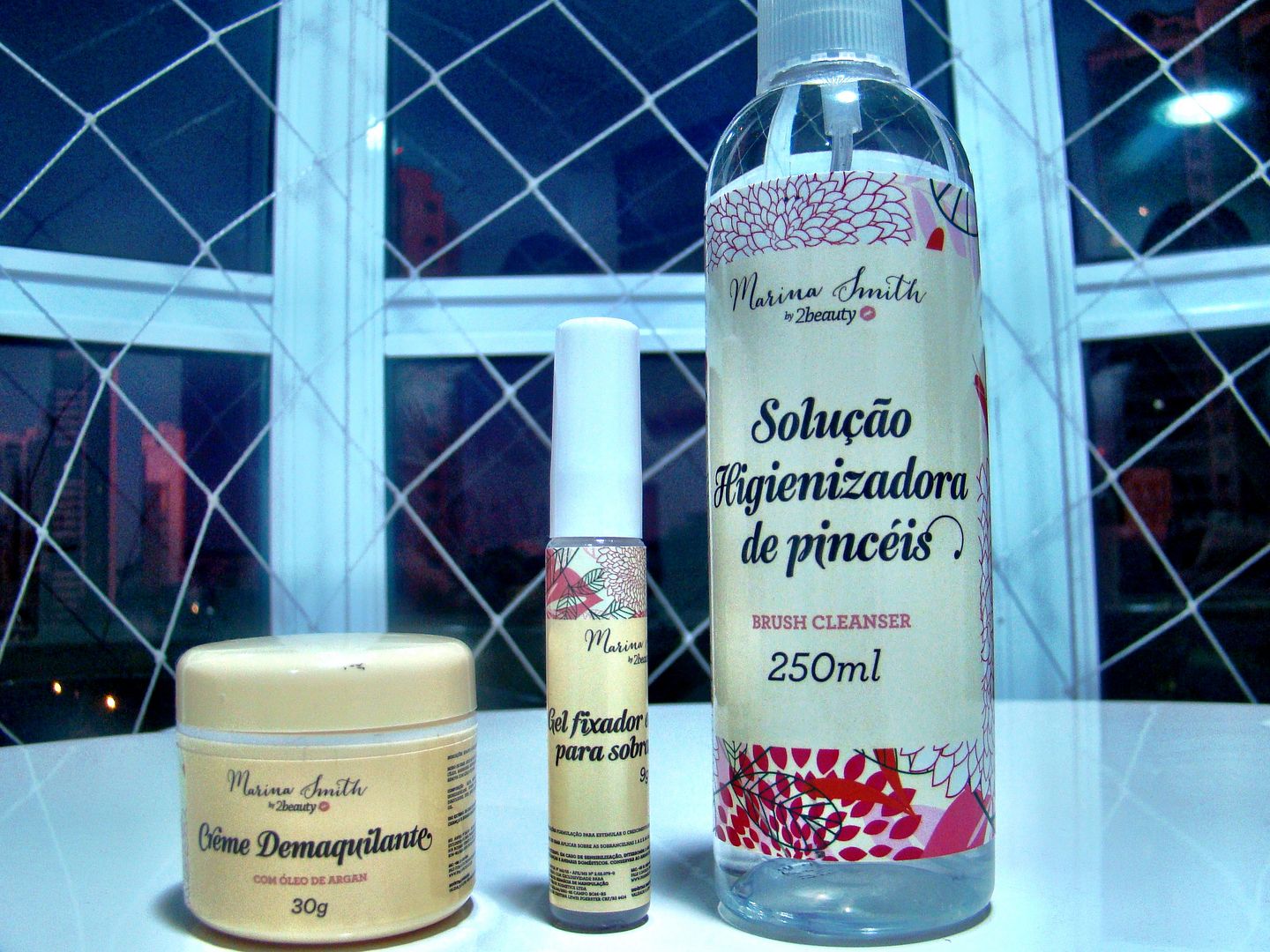 Produtos marina smith by 2Beauty, gel estimulante para sobrancelha