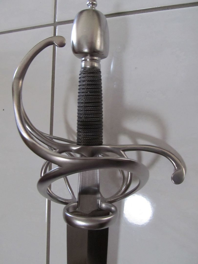 Arms & Armor Town Guard Sword, Scabbard & Baldric Review SBG Sword Forum