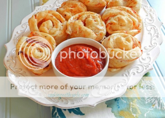 Cooking With Curls: Pepperoni Pizza Muffins